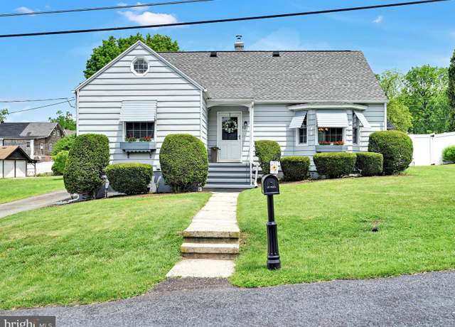 Property at 112 Minersville St, Ashland, PA 17921, 2 beds, 1 bath