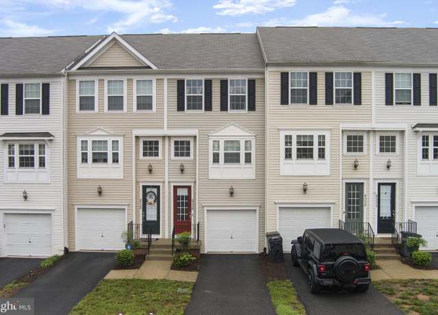 Property at 8338 Heritage Crossing Ct, Manassas, VA 20109, 3 beds, 3.5 baths