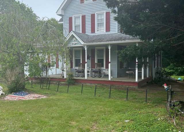 Property at 16977 4th, Lewes, DE 19958, 4 beds, 2.5 baths