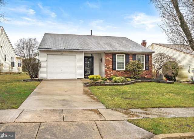 Property at 107 Carriage Hill Ct, Columbus, NJ 08022, 2 beds, 2 baths