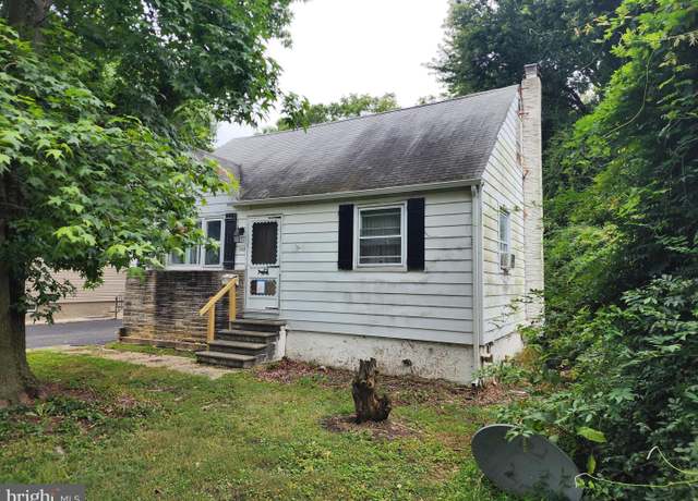 Property at 322 Monroe Ave, Cherry Hill, NJ 08002, 4 beds, 2 baths