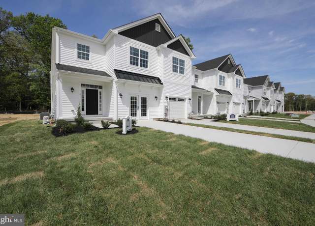 Property at 105 Birchwood Ln, Williamstown, NJ 08094, 3 beds, 2.5 baths