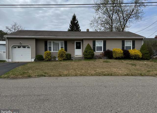 Property at 1028 Ensign Ave, Beachwood, NJ 08722, 3 beds, 1.5 baths