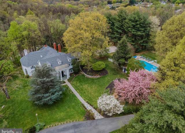 Property at 1485 Fairmont Dr, Harrisburg, PA 17109, 5 beds, 3.5 baths