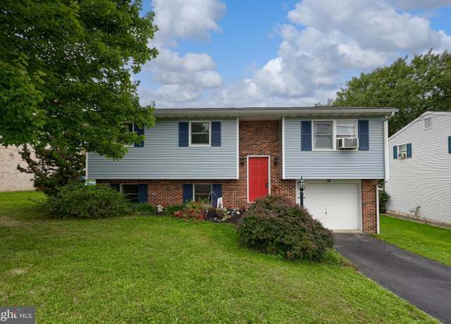Property at 18 Akron Rd, Ephrata, PA 17522, 4 beds, 1.5 baths