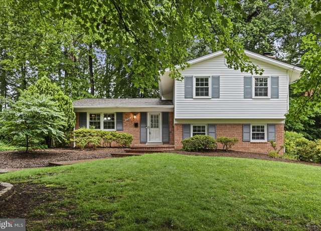 Property at 10300 Continental Ln, Fairfax, VA 22030, 4 beds, 2.5 baths