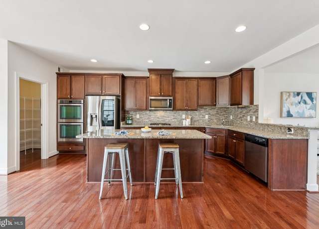 Property at 6236 Summit Point Ct, Alexandria, VA 22310, 3 beds, 3 baths