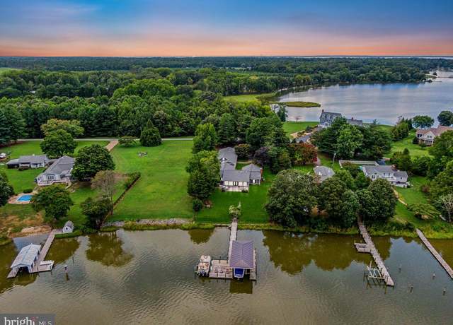 Property at 684 Burnt House Pt, Colonial Beach, VA 22443, 6 beds, 4 baths