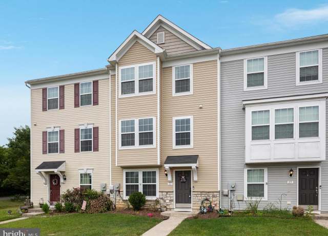 Property at 11 Private Ct, Bunker Hill, WV 25413, 3 beds, 2.5 baths