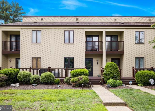 Property at 28 Chatham Ct, Dover, DE 19901, 2 beds, 2.5 baths