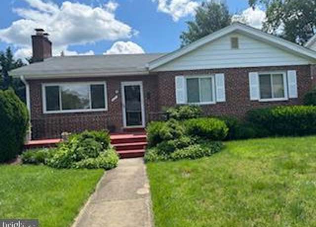 Property at 137 Fleetwood Ter, Silver Spring, MD 20910, 3 beds, 1.5 baths