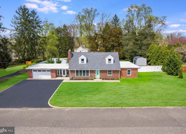 Property at 5 Spruce Ave, Bordentown, NJ 08505, 4 beds, 3 baths
