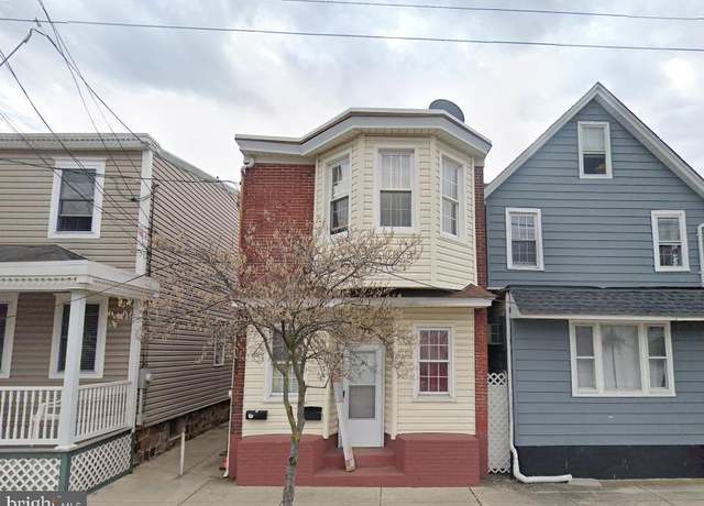 Property at 702 Market St, Gloucester City, NJ 08030, 4 beds, 2 baths