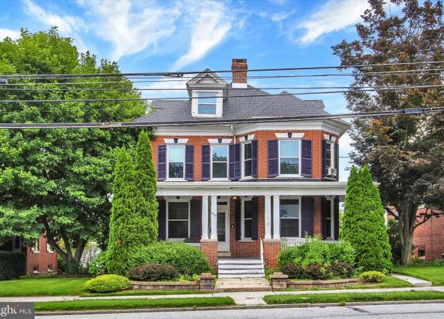 Property at 310 Lincolnway W, New Oxford, PA 17350, 3 beds, 2 baths