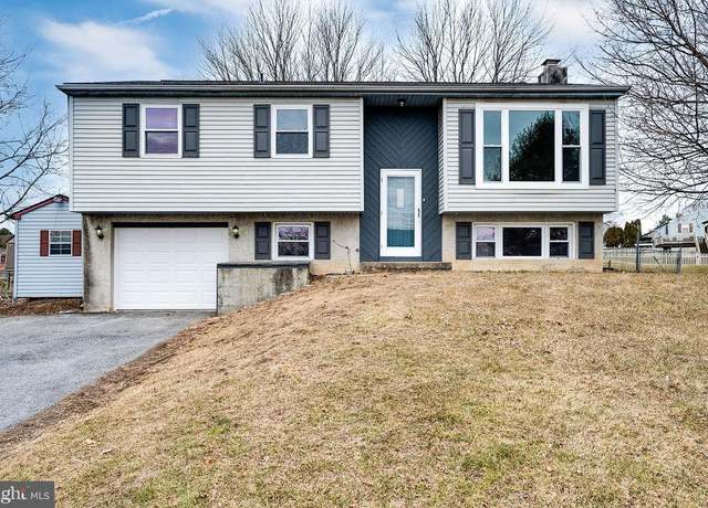 Property at 18 Carriage Cir, Oley, PA 19547, 3 beds, 2 baths