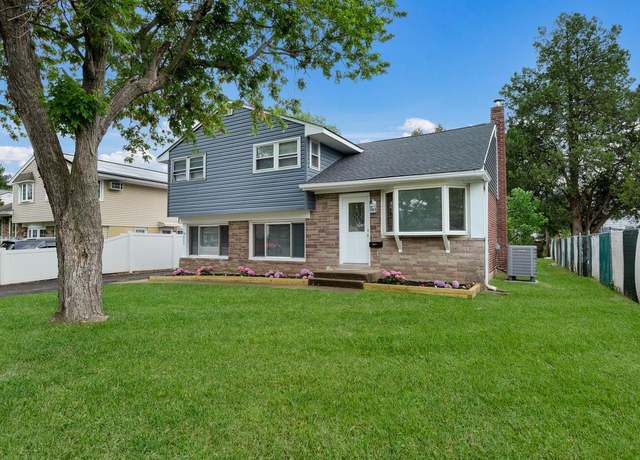 Property at 3004 Penn Valley Ave, Bristol, PA 19007, 4 beds, 1.5 baths