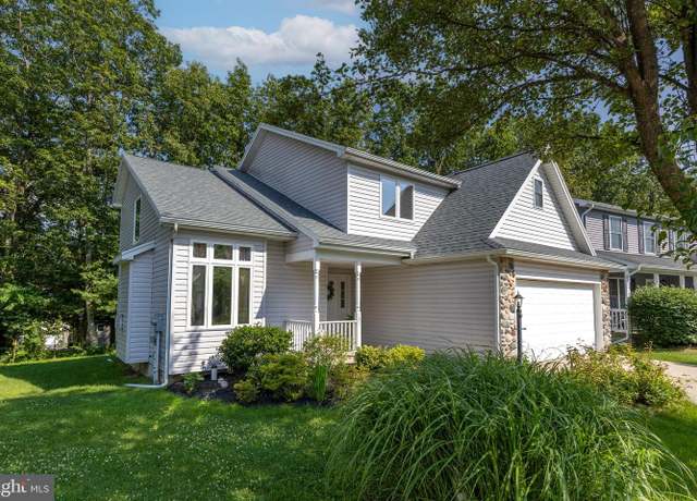 Property at 131 Mckivison Ct, State College, PA 16803, 4 beds, 2.5 baths