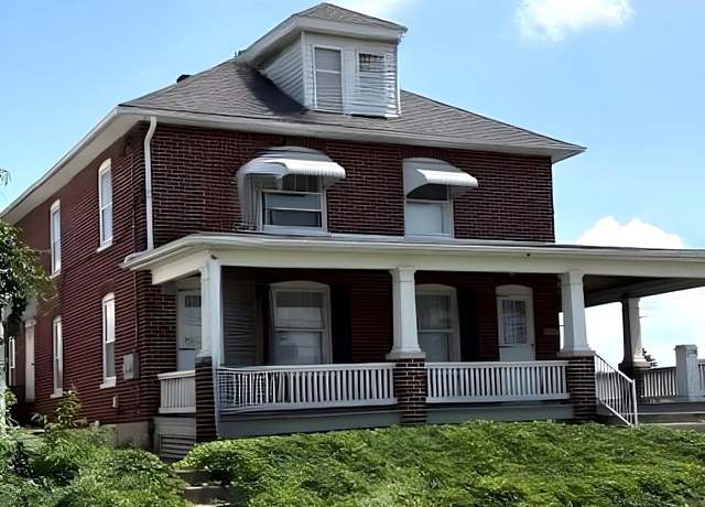Property at 598 S S Fourth St, Chambersburg, PA 17201, 5 beds