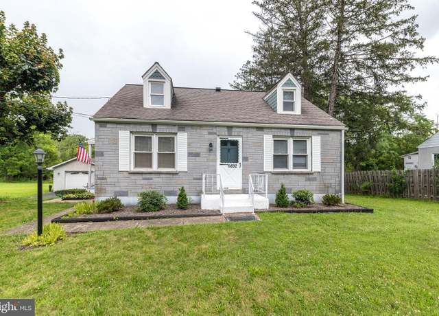 Property at 6692 N Main St, Coopersburg, PA 18036, 3 beds, 1.5 baths