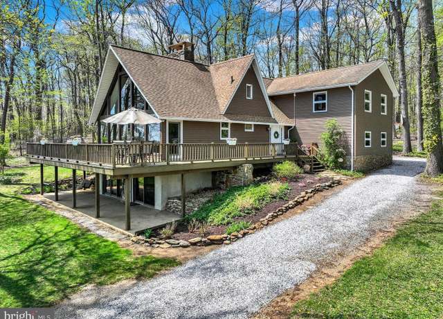 Property at 5882 Woods Rd, Stewartstown, PA 17363, 5 beds, 3.5 baths