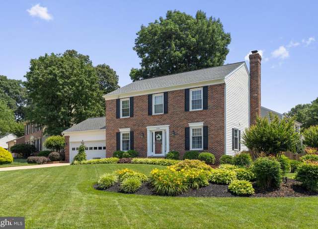 Property at 5304 Braddock Ridge Dr, Centreville, VA 20120, 4 beds, 3.5 baths