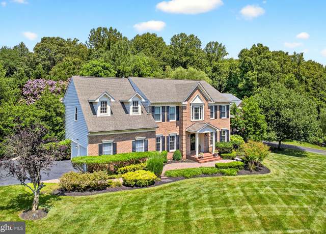 Property at 11910 Crayton Ct, Herndon, VA 20170, 5 beds, 4.5 baths