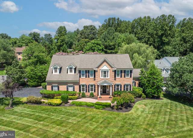 Property at 11910 Crayton Ct, Herndon, VA 20170, 5 beds, 4.5 baths