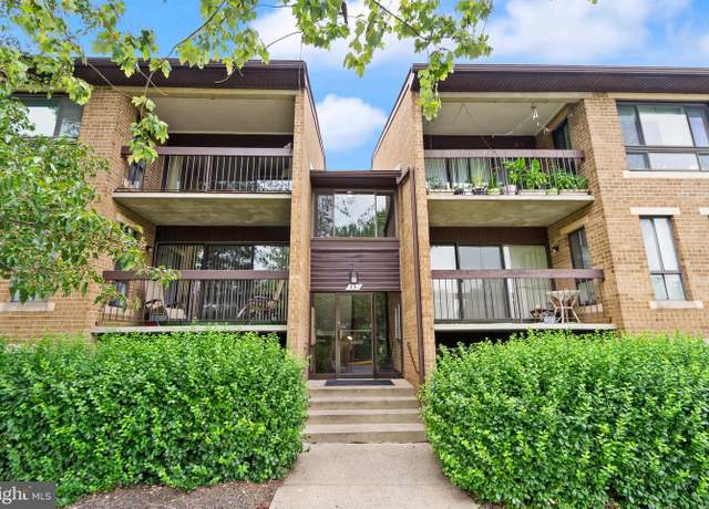 Property at 551 Florida Ave Unit T3, Herndon, VA 20170, 2 beds, 2 baths