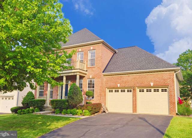 Property at 35547 Sarasota St, Round Hill, VA 20141, 4 beds, 3.5 baths