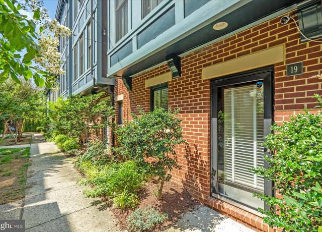 Property at 19 Yogurt Ln, Baltimore, MD 21231, 3 beds, 3.5 baths