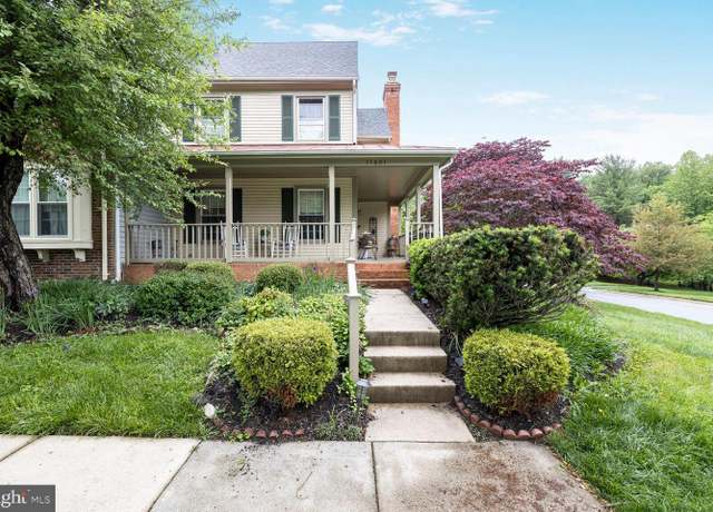 Property at 11601 Pleasant Meadow Dr, North Potomac, MD 20878, 3 beds, 3.5 baths