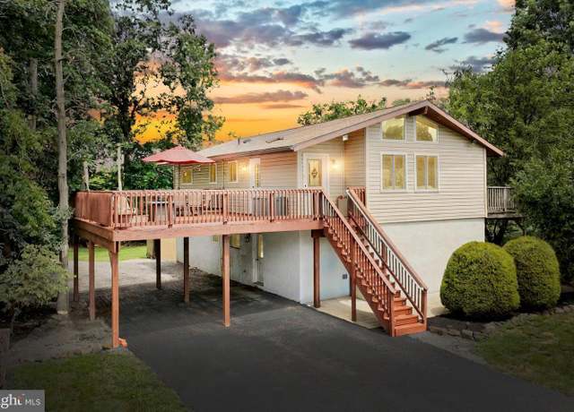 Property at 35 Burnside Dr, East Berlin, PA 17316, 4 beds, 2 baths