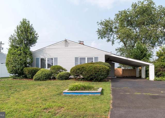 Property at 53 Pinewood Dr, Levittown, PA 19054, 3 beds, 2 baths