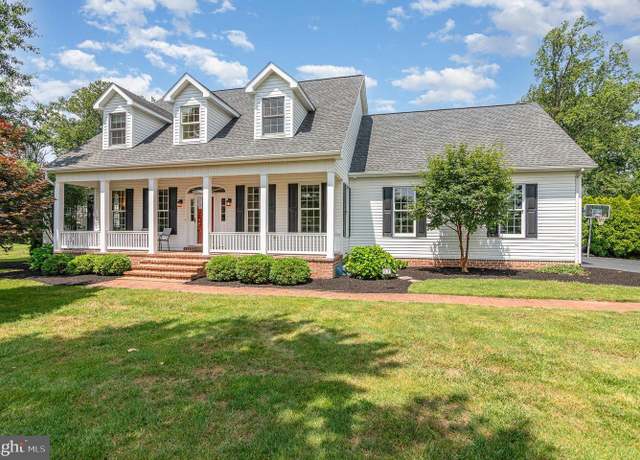 Property at 17 Mccoy Ln, Carlisle, PA 17015, 5 beds, 3.5 baths