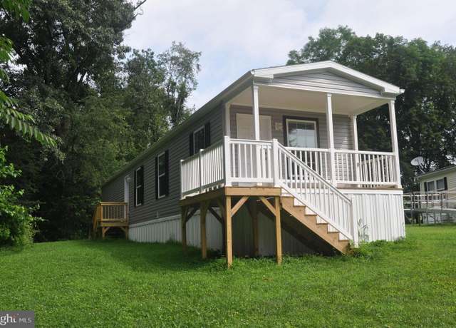 Property at 1 Railway Ave, Millersburg, PA 17061, 2 beds, 2 baths