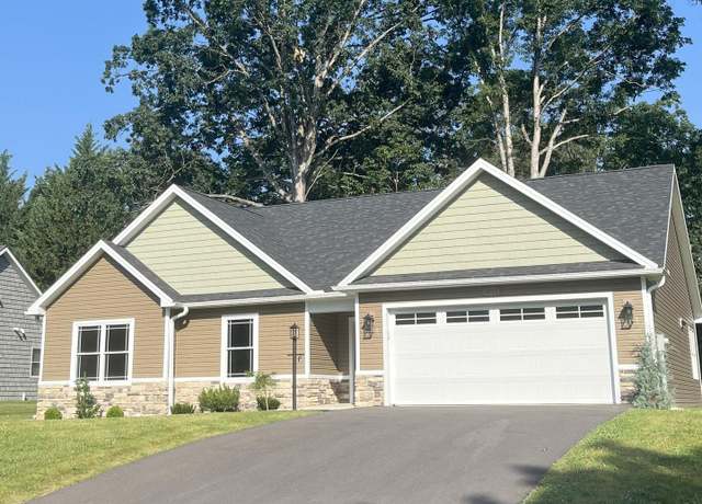 Property at 6512 Pullhook Ln, Fayetteville, PA 17222, 3 beds, 2 baths