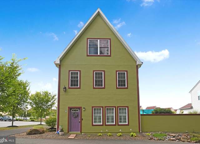Property at 2 Bissenden Way, Reinholds, PA 17569, 2 beds, 2.5 baths