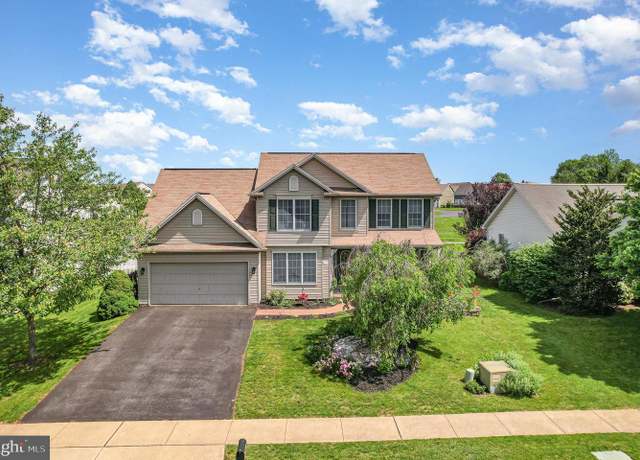 Property at 573 Old Farm Rd, Palmyra, PA 17078, 4 beds, 2.5 baths