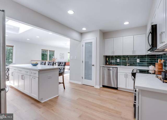 Property at 8702 Pappas Way, Annandale, VA 22003, 4 beds, 2.5 baths