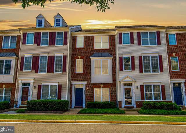 Property at 42825 Pamplin Ter, Chantilly, VA 20152, 3 beds, 3.5 baths