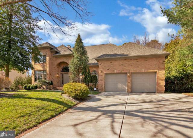 Property at 14 Shingle Oak Dr, Voorhees, NJ 08043, 4 beds, 3.5 baths