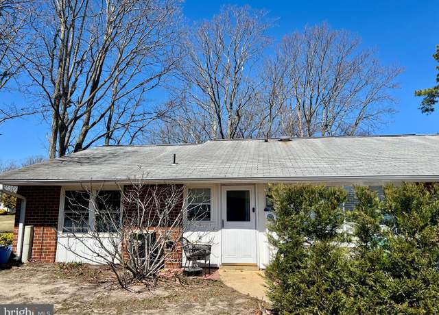 Property at 1028-B Shetland Dr, Lakewood, NJ 08701, 2 beds, 2 baths