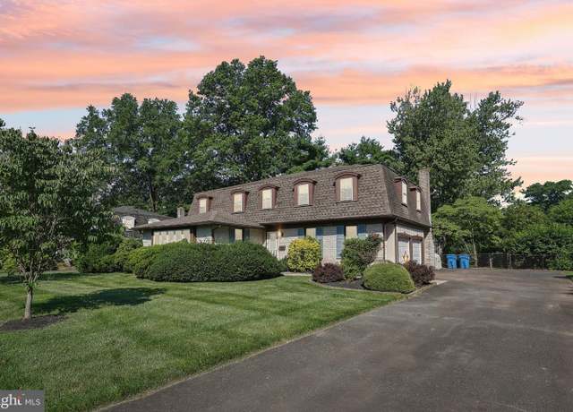 Property at 816 Monaco Dr, Warrington, PA 18976, 4 beds, 2.5 baths