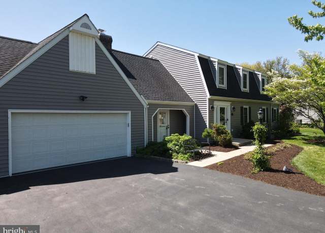 Property at 1817 Hunter Dr, Mechanicsburg, PA 17050, 6 beds, 3.5 baths