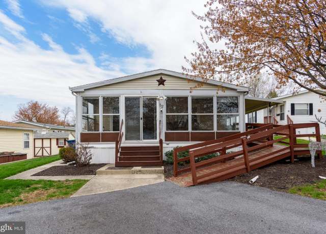 Property at 52 Meadow Run Pl, Harrisburg, PA 17112, 2 beds, 2 baths