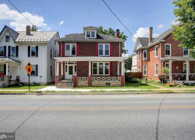 Property at 576 E King St, Chambersburg, PA 17201, 6 beds, 3 baths