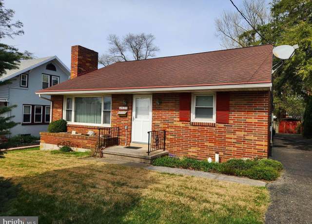 Property at 925 S Spruce St, Elizabethtown, PA 17022, 3 beds, 2 baths