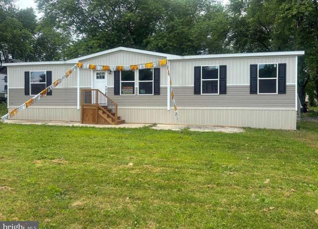 Property at 254 Walnut St, Bainbridge, PA 17502, 3 beds, 2 baths