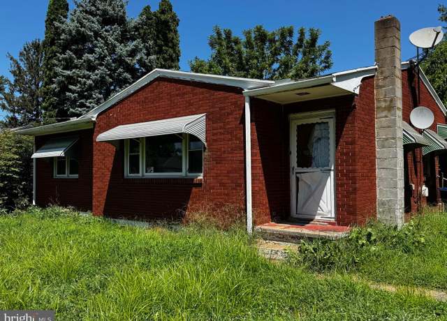 Property at 2024 State Dr, Lebanon, PA 17042, 2 beds, 1.5 baths