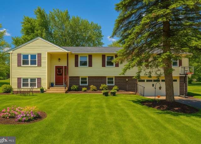 Property at 103 Hemlock Dr, North Wales, PA 19454, 4 beds, 2.5 baths